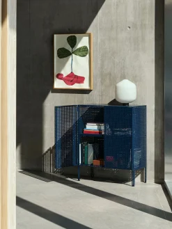 HAY Skænke<Perforated Cabinet Floor, Medium fra