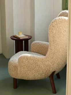 &Tradition Lænestole<Petra VB3 Chair, sahara sheepskin/walnut fra
