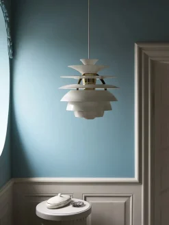 Louis Poulsen Spots|Pendler<PH Snowball, soft white/brass af Poul Henningsen