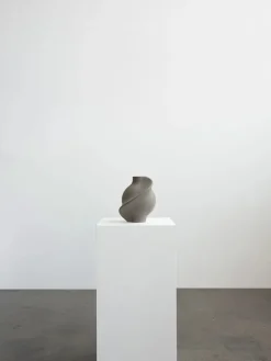 Louise Roe Gaver Til Hende|Vaser<Pirout Vase 02, ceramic fra
