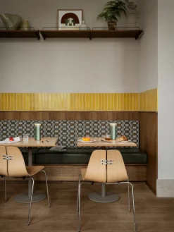 Fritz Hansen Spisebordsstole<PK3 spisebordsstol, sort ask af Poul Kjærholm