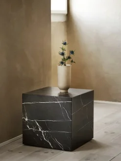 Audo Copenhagen Sideborde Og Små Borde<Plinth Cubic, grey galaxy marble fra