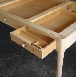 PP Møbler Skriveborde<PP305 Skrivebord af Hans J. Wegner