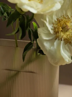 Muuto Vaser<Ridge Vase, taupe frosted glass fra