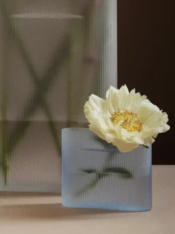 Muuto Vaser<Ridge Vase, white frosted glass fra