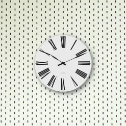 Arne Jacobsen Clocks Gaver Til Ham|Vægure<Roman Vægur af Arne Jacobsen (Ø: 48)