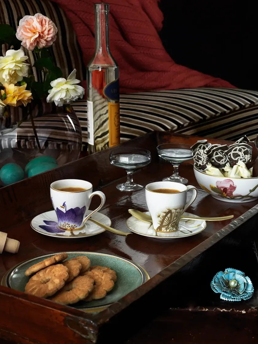 Royal Copenhagen Gaver Til Hende|Service<Flora højhankskop med underkop, Stedmoderblomst