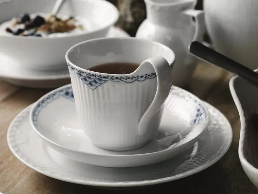 Royal Copenhagen Service<Prinsesse, højhankskop med underkop 25 cl