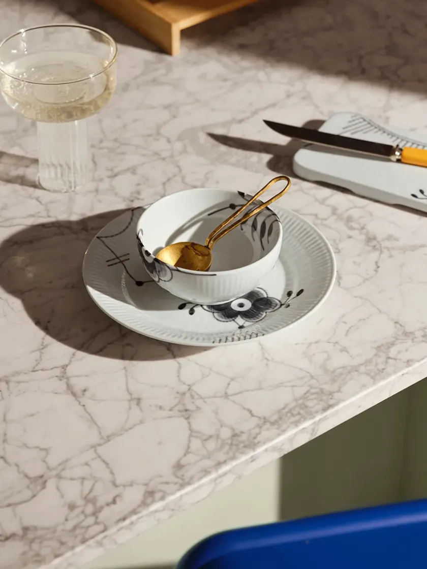 Royal Copenhagen Gaver Til Ham|Gaver Til Hende<Sort Mega Riflet, tallerken 19 cm mønster 6