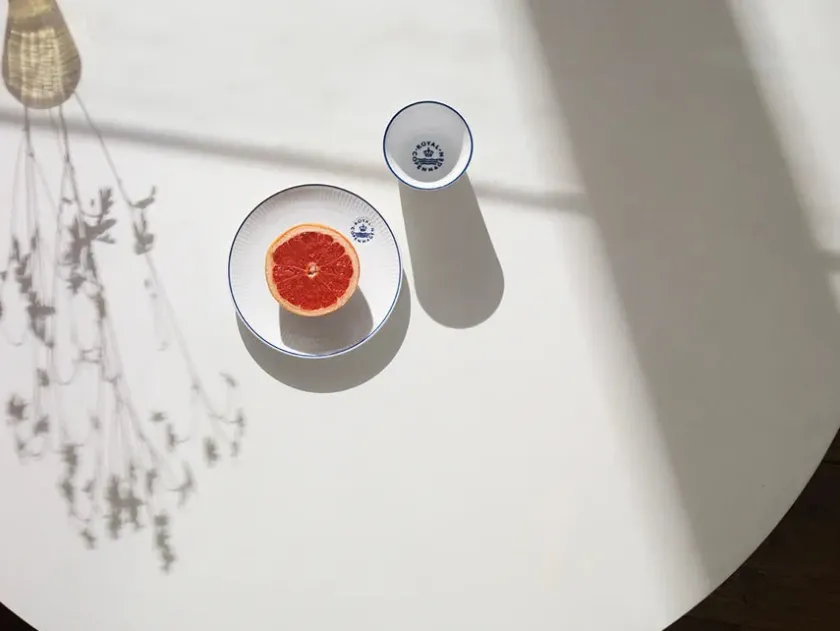 Royal Copenhagen Gaver Til Ham|Gaver Til Hende<Sort Mega Riflet, tallerken 19 cm mønster 6