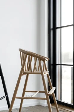 Børn Oaklings Gaver|Gaver Til Børn<Saga Højstol, røget eg fra