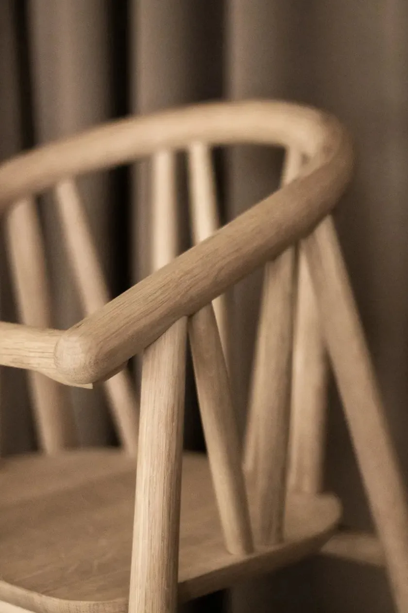 Børn Oaklings Gaver|Gaver Til Børn<Saga Højstol, sortlakeret eg fra