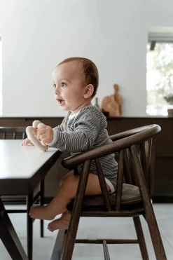 Børn Oaklings Gaver|Gaver Til Børn<Saga Højstol, sortlakeret eg fra