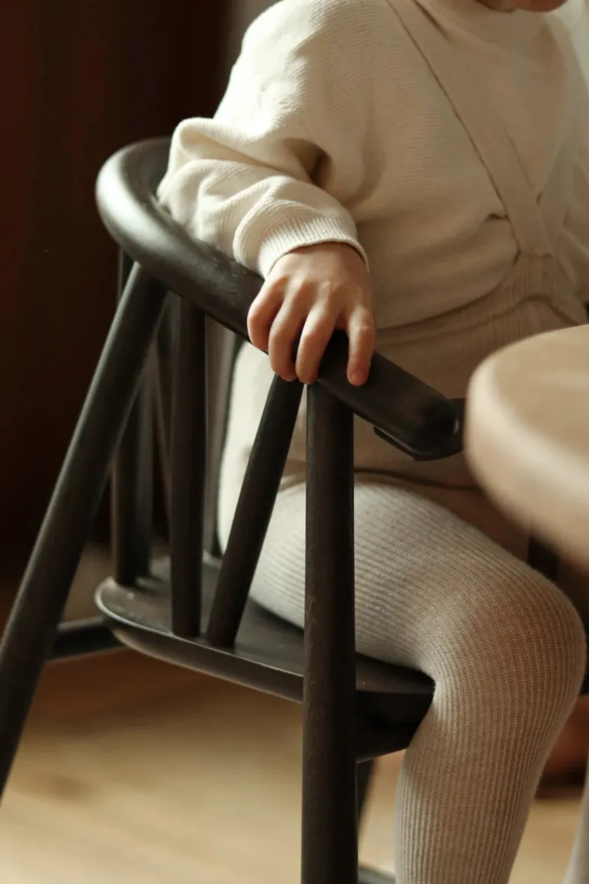 Børn Oaklings Gaver|Gaver Til Børn<Saga Højstol, sortlakeret eg fra