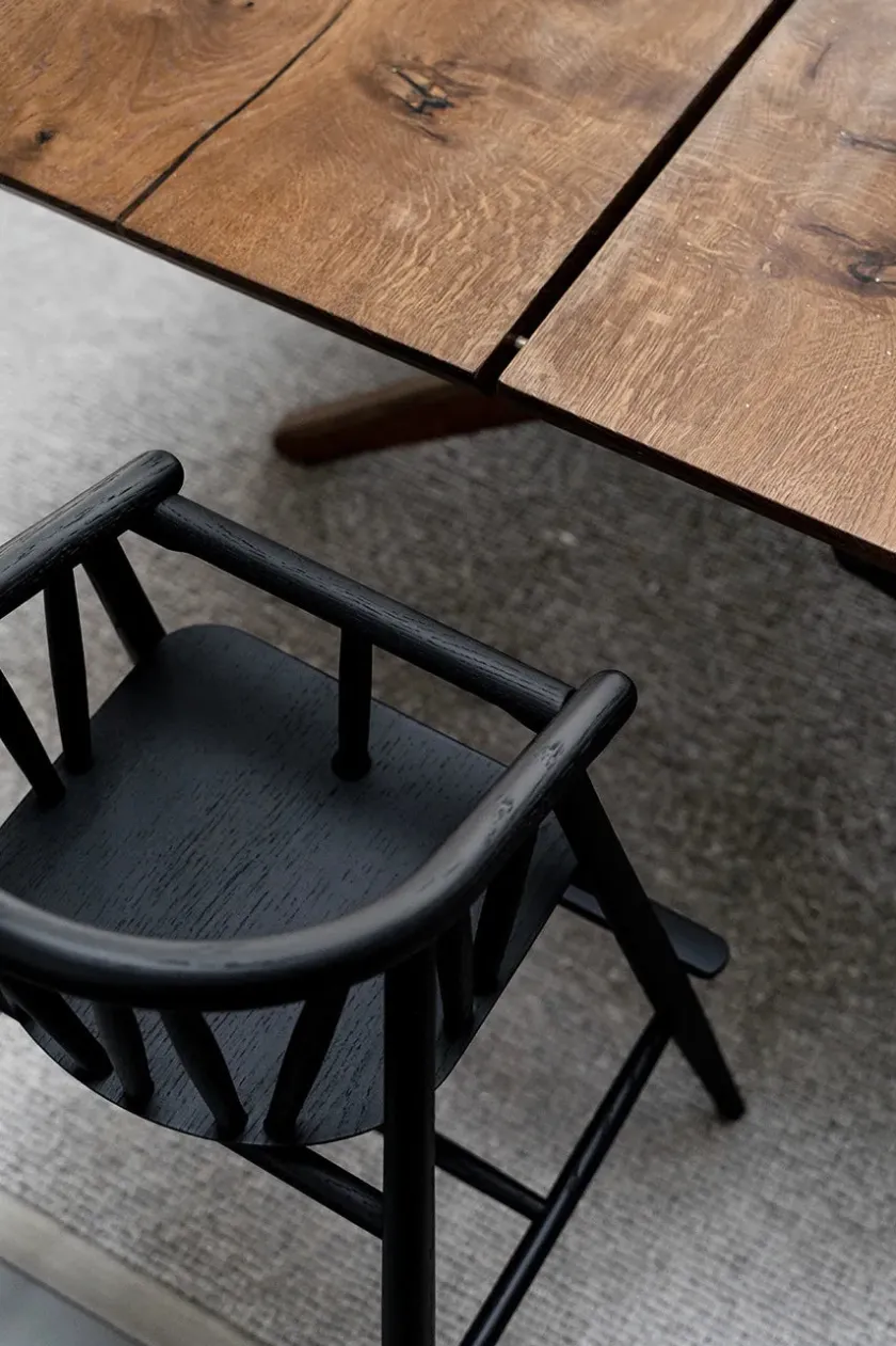 Børn Oaklings Gaver|Gaver Til Børn<Saga Højstol, sortlakeret eg fra