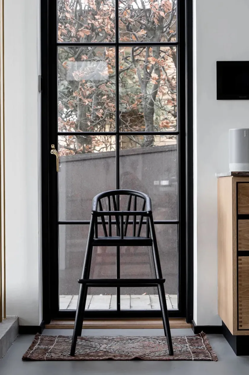 Børn Oaklings Gaver|Gaver Til Børn<Saga Højstol, sortlakeret eg fra