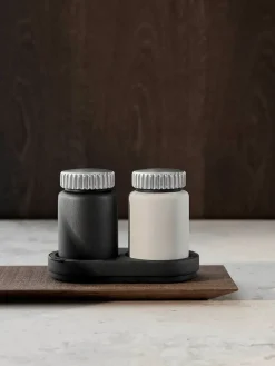 Vipp Service<Salt og peber sæt, sort og grå fra