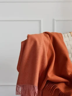 Silkeborg Uldspinderi Gaver Til Ham|Puder Og Plaider<Secret Plaid, ocean/ink fra