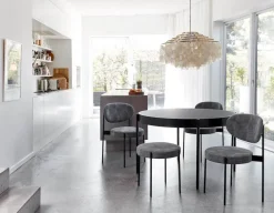 Verpan Skamler<Serie 430 skammel, sort af Verner Panton