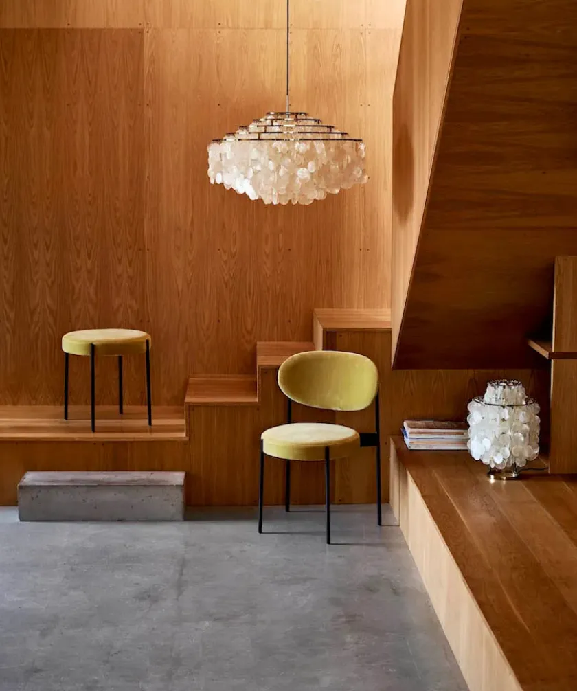 Verpan Skamler<Serie 430 skammel, sort af Verner Panton