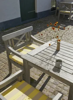 Fritz Hansen Havehynder<Skagerak Hynde til Drachmann Stol fra