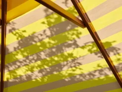 Fritz Hansen Parasoller<Skagerak Messina Parasol Ø300, Light Apricot/Dark Green Stripes fra