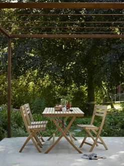 Fritz Hansen Havemøbelsæt<Skagerak Selandia Sæt, 2 stole og Ø 94 bord fra