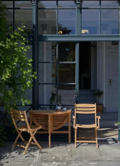 Fritz Hansen Havemøbelsæt<Skagerak Selandia Sæt, 2 stole og Ø 94 bord fra