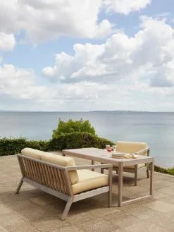 Fritz Hansen Udendørs Loungemøbler<Skagerak Virkelyst 2 pers. Sofa, Honey Yellow fra