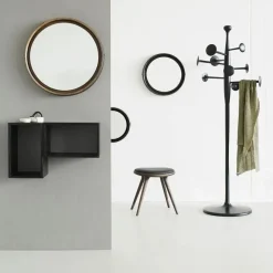 Mater Skamler<Skammel i mørkbejdset eg fra