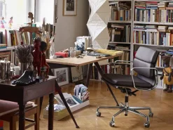 Vitra Kontorstole<Soft Pad Chair EA 217 Kontorstol, cognac læder/krom stel fra