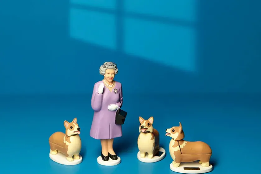 Kikkerland Figurer<Solar Corgi fra