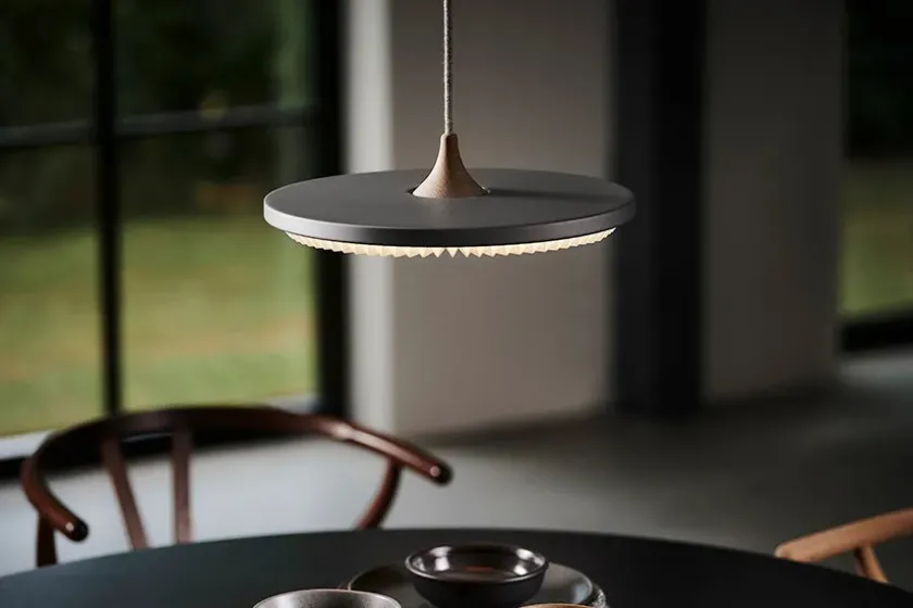 Le Klint Pendler|Spots<Soleil pendel small, røget eg, plast skærm fra