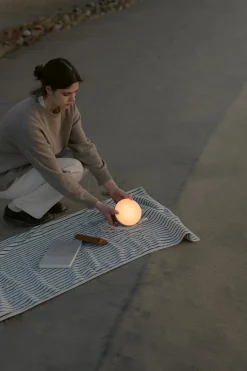 New Works Spots<Sphere Adventure Light, warm grey fra