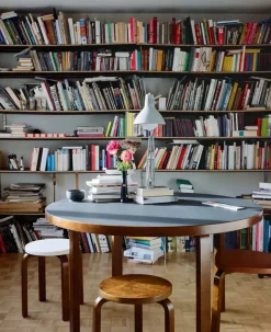 Artek Skamler<Stool 60, honey stained birk fra