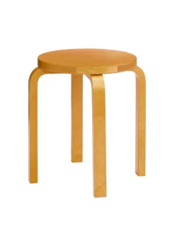 Artek Skamler<Stool E60, honey stained birk fra