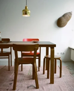 Artek Skamler<Stool E60, walnut stained fra