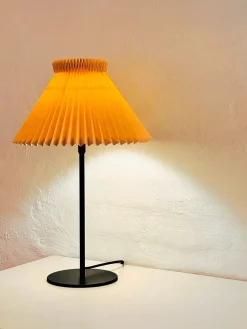 Le Klint Spots<334T Bordlampe, buttermilk fra