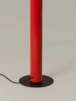 Santa & Cole Gulvlamper|Spots<Tatu Alta Gulvlampe, pure red fra Santa and Cole