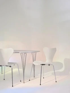 Fritz Hansen Spisebordsstole<70th Anniversary Edition 3107 Spisebordsstol, 7:14 AM Violet af Arne Jacobsen