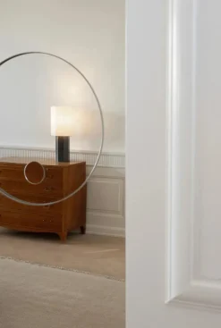 Louise Roe Spots<The Eight Over Eight Lamp Small, beige travertine fra