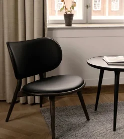 Mater Loungestole|Lænestole<The Lounge Chair, mat lakeret eg med naturfarvet læder fra