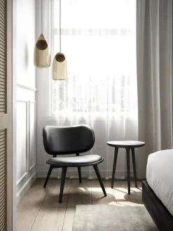 Mater Loungestole|Lænestole<The Lounge Chair, sirka grå eg med sort læder fra