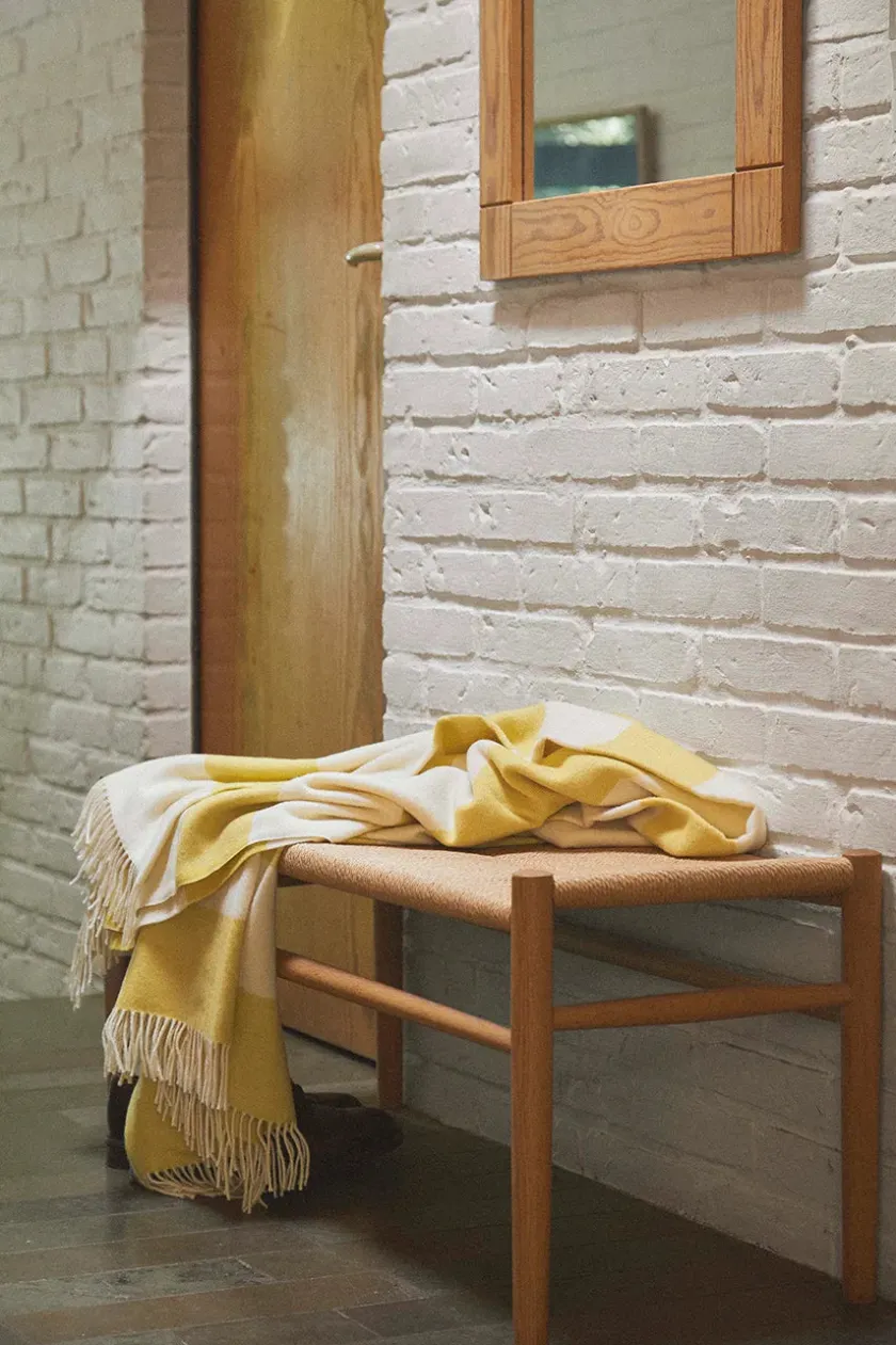 Silkeborg Uldspinderi Puder Og Plaider<The Sweater Plaid, golden yellow fra