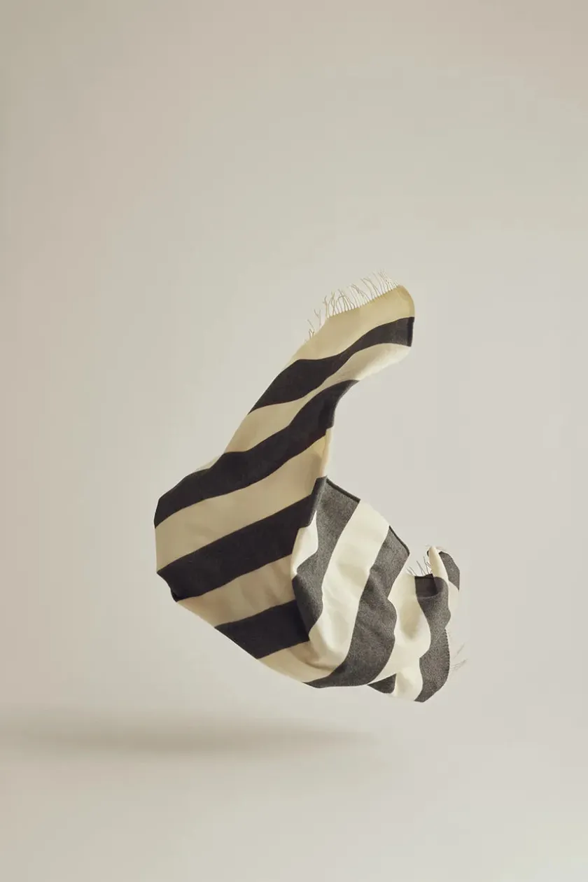 Silkeborg Uldspinderi Puder Og Plaider<The Sweater Plaid, golden yellow fra