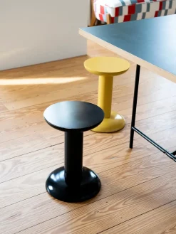 raawii Skamler<Thing Sidebord/Skammel, carmine red fra