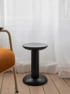 raawii Skamler<Thing Sidebord/Skammel, carmine red fra