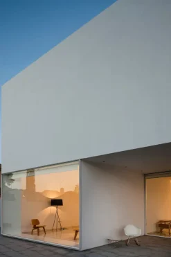 Santa & Cole Gulvlamper|Spots<Tripode Gulvlampe fra Santa and Cole, sort (G5)