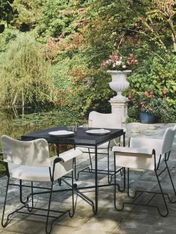 GUBI Havestole<Tropique Outdoor Spisebord fra