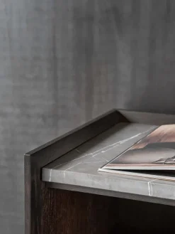 Vipp Vitrineskabe<675 Cabinet H4 fra